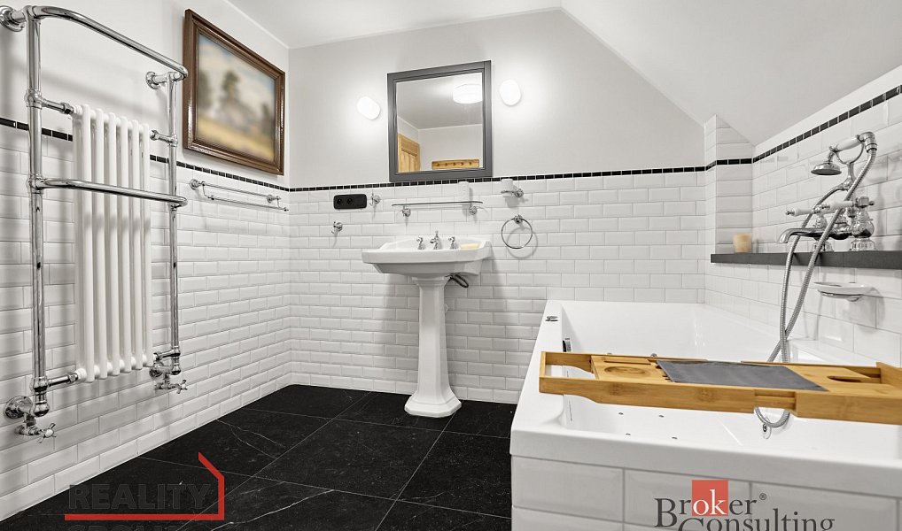 Prodej domu 231 m² s pozemkem 2 229 m², Nejdek – náhled fotky 47