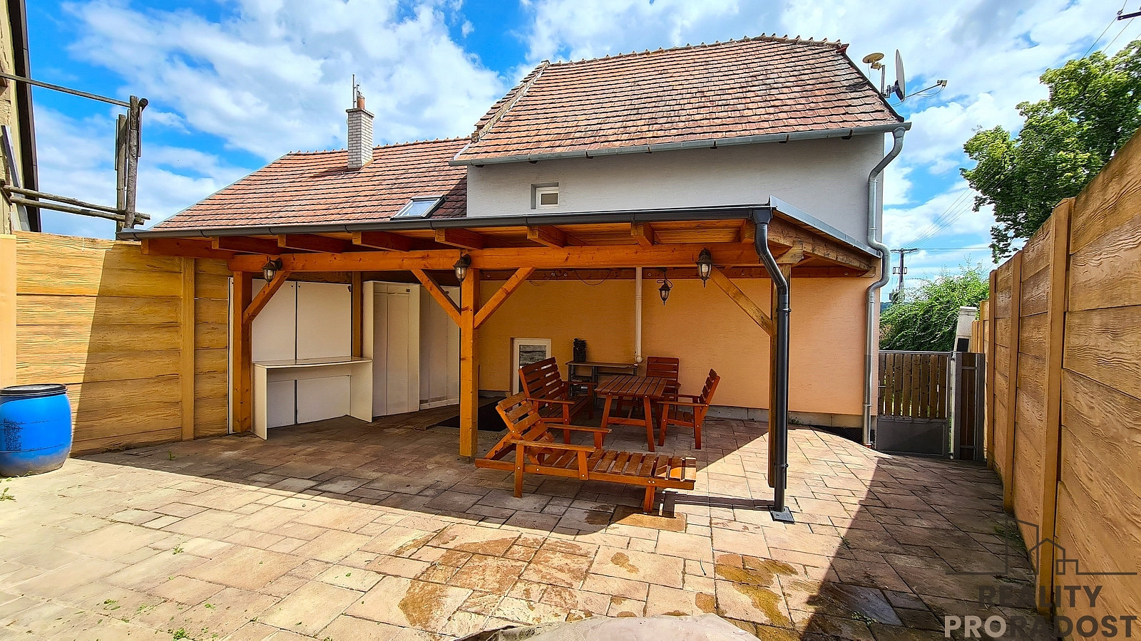 Prodej domu 72 m² s pozemkem 300 m² – fotografie 2