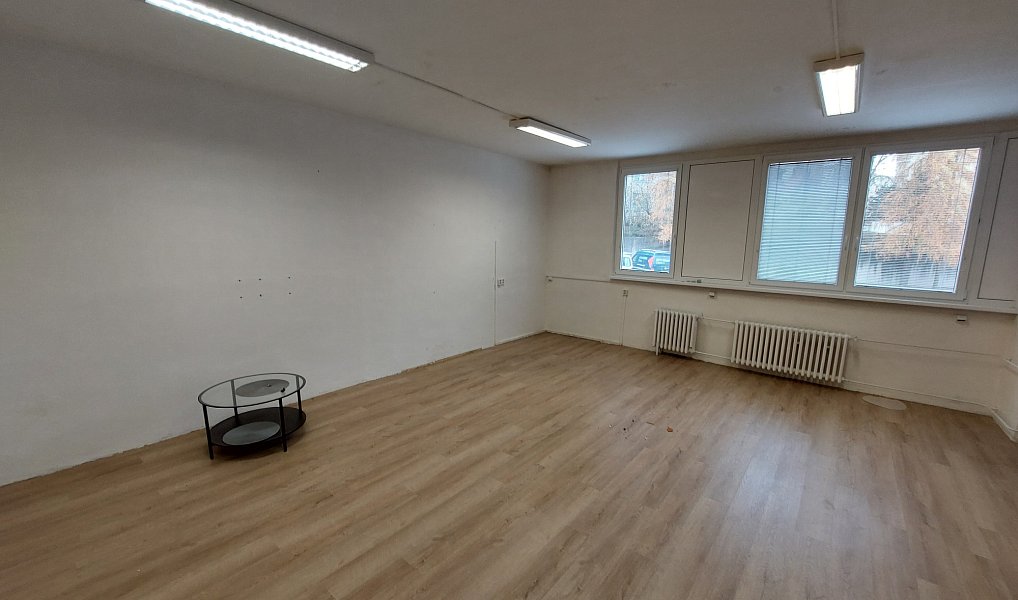 Pronájem kanceláře 71 m², Třebíč – náhled fotky 2