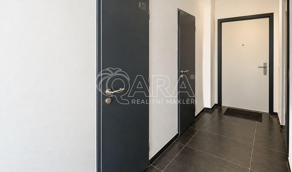 Pronájem bytu 1+kk 28 m², Praha – náhled fotky 13