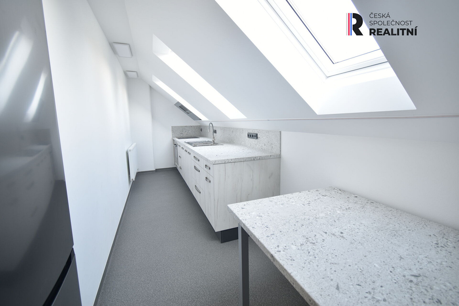 Pronájem bytu 3+1 77 m² – fotografie 2