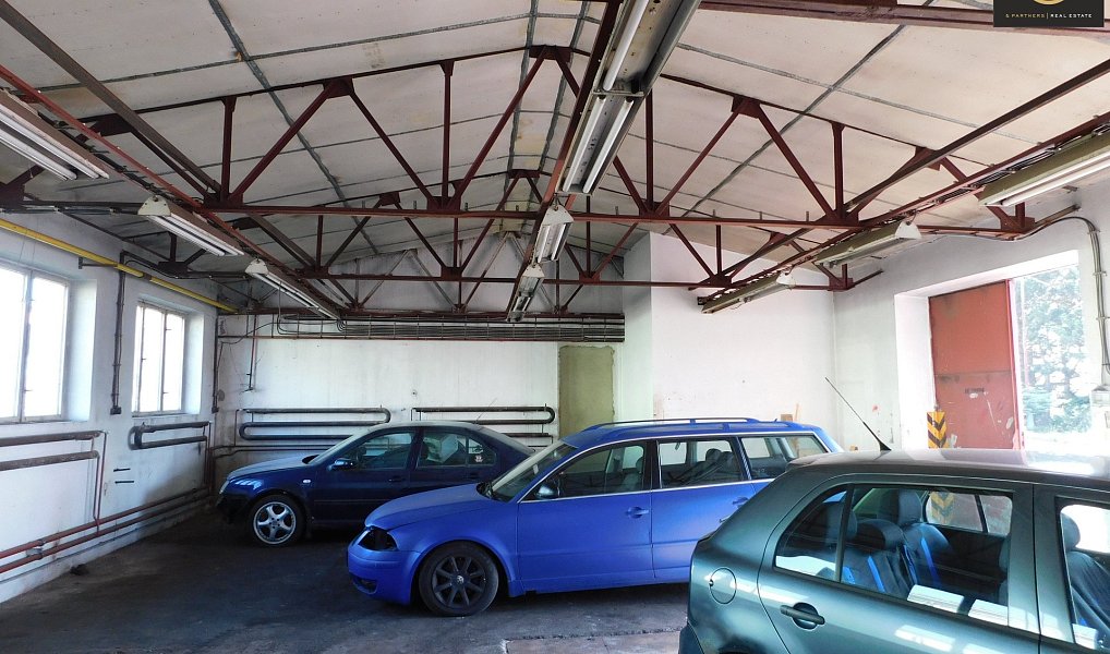 Pronájem výrobních prostor 330 m², Vroutek – náhled fotky 3