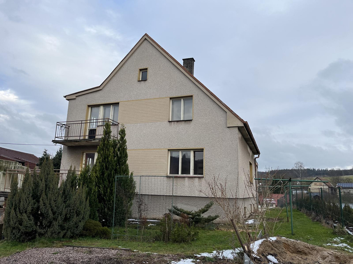 Prodej domu 242 m² s pozemkem 990 m² – fotografie 3