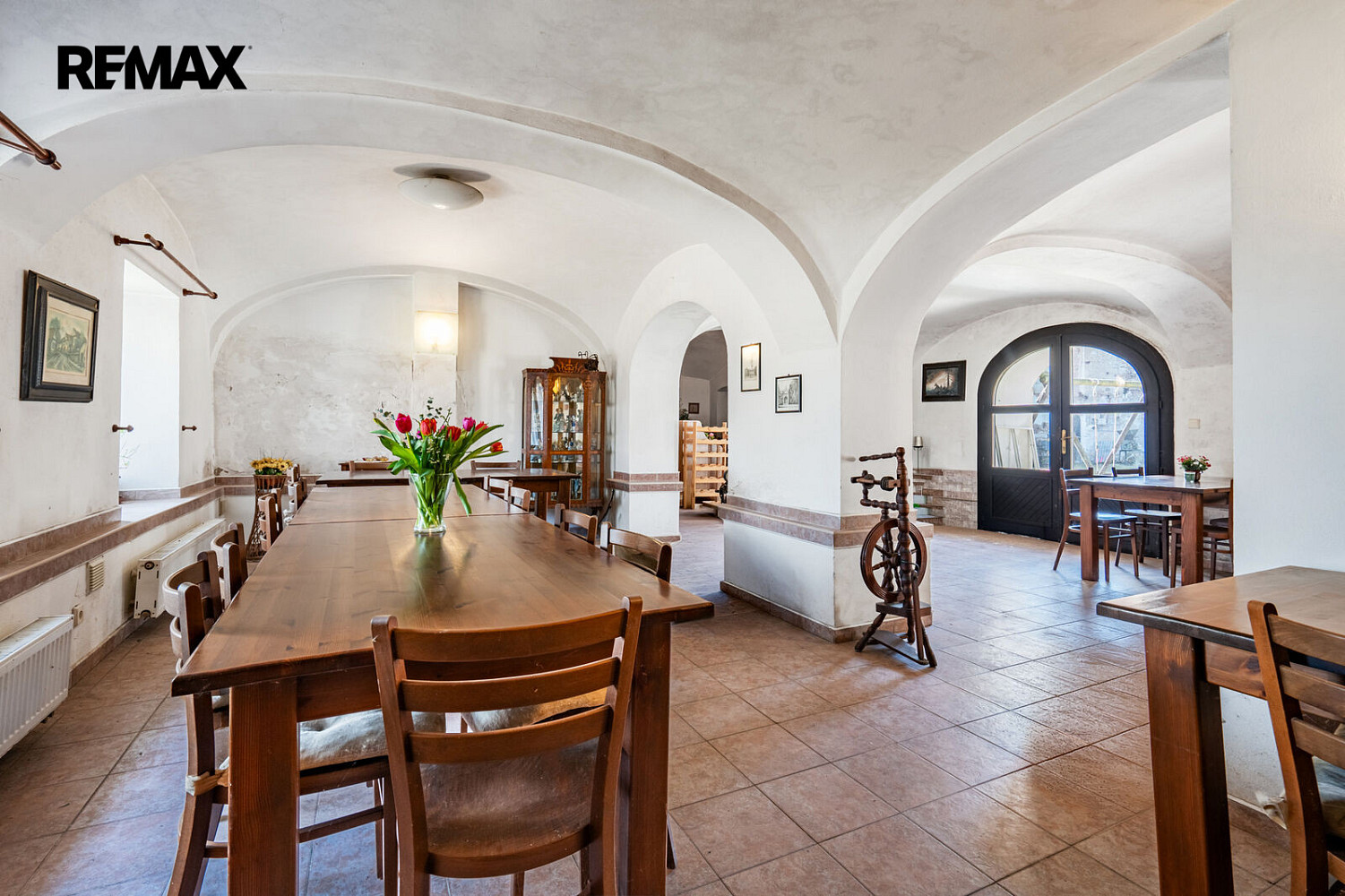 Prodej domu 951 m² s pozemkem 12 336 m²