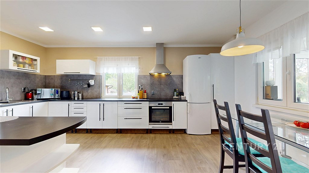 Prodej domu 143 m² s pozemkem 2 000 m² — photo 2