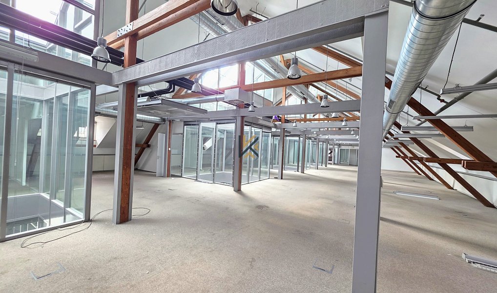 Pronájem kanceláře 950 m², Praha – náhled fotky 2