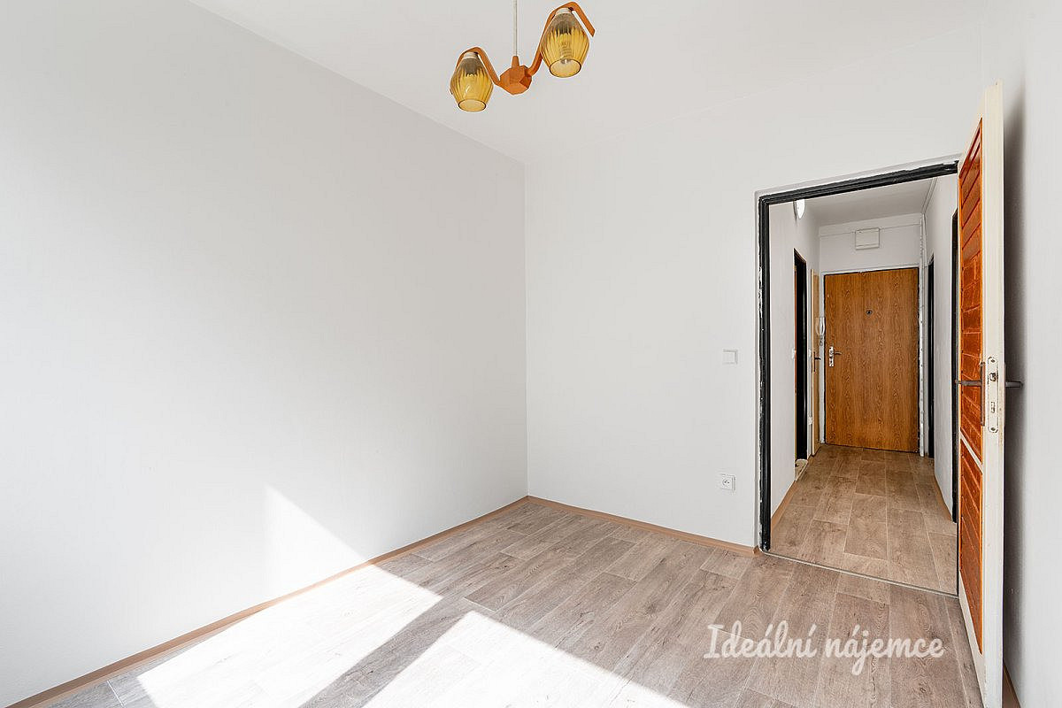 Pronájem bytu 2+kk 50 m² – fotografie 3