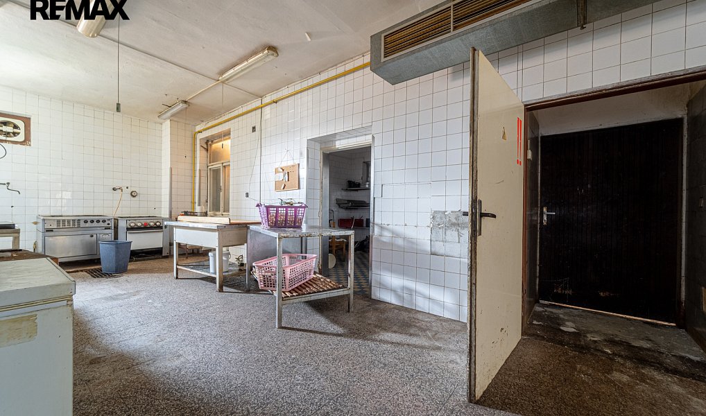 Prodej komerčního objektu (jiného typu) 1 450 m², Lipůvka – náhled fotky 18