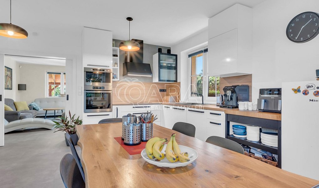 Prodej domu 255 m² s pozemkem 775 m², Šestajovice – náhled fotky 28