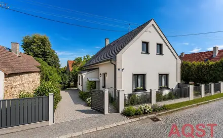 Prodej domu 289 m² s pozemkem 748 m², Senomaty - Nouzov, okres Rakovník