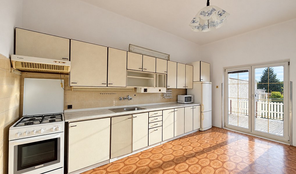 Prodej domu 183 m² s pozemkem 402 m², Spořice – náhled fotky 4