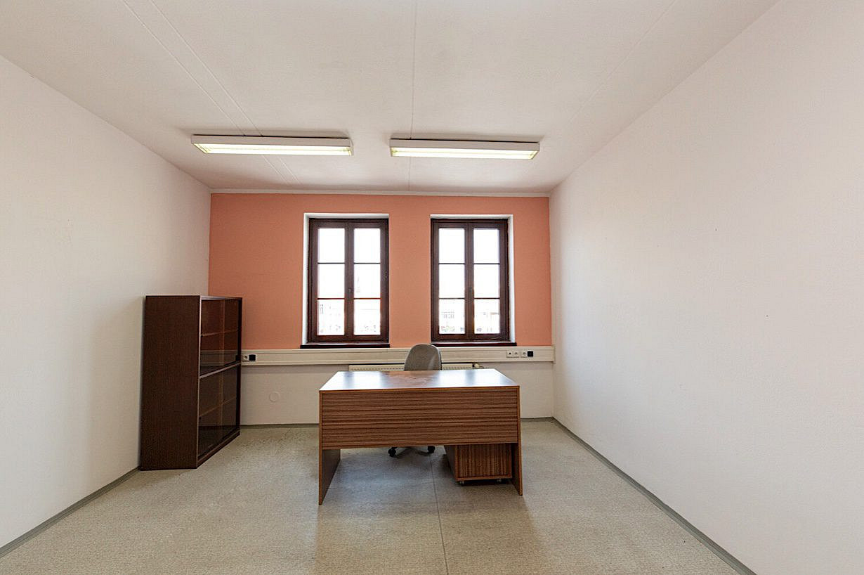 Pronájem kanceláře 72 m² – fotografie 3