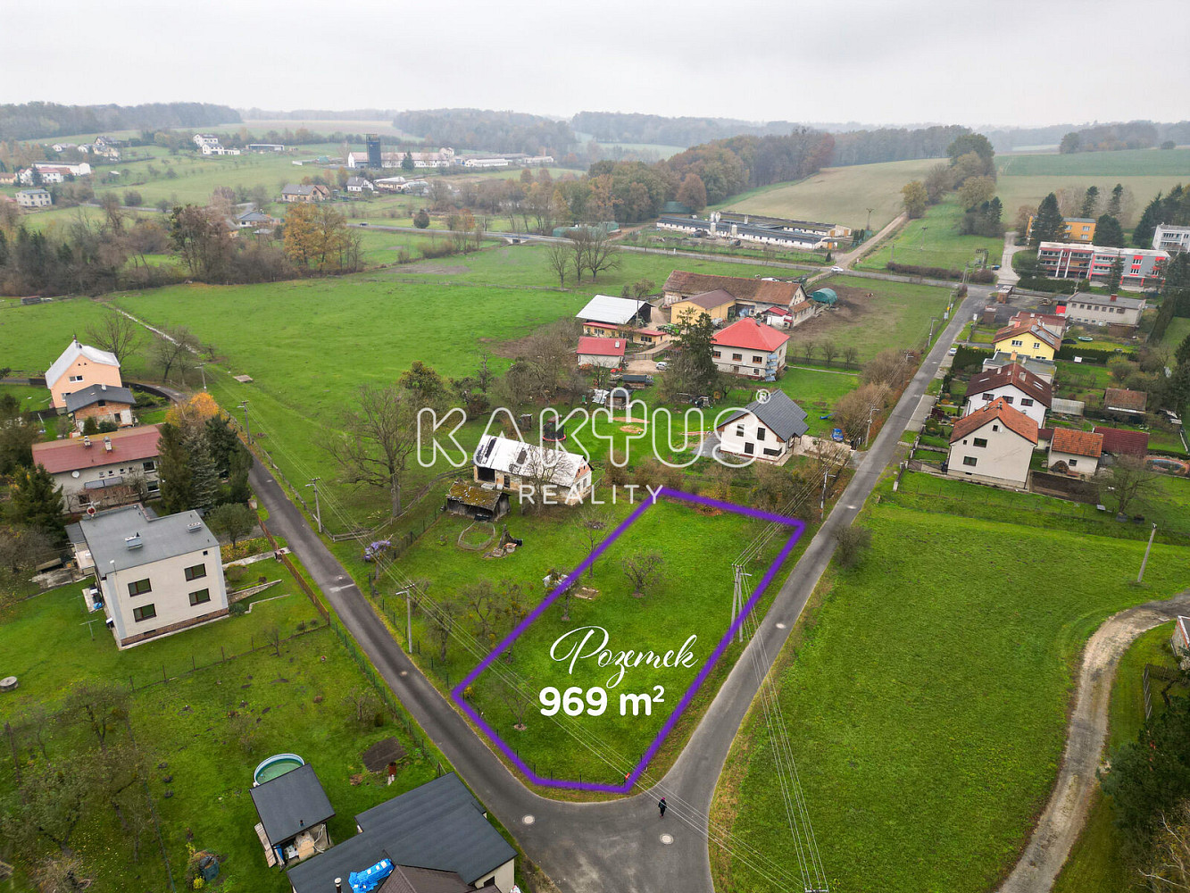 Prodej stavebního pozemku 969 m² — photo 3