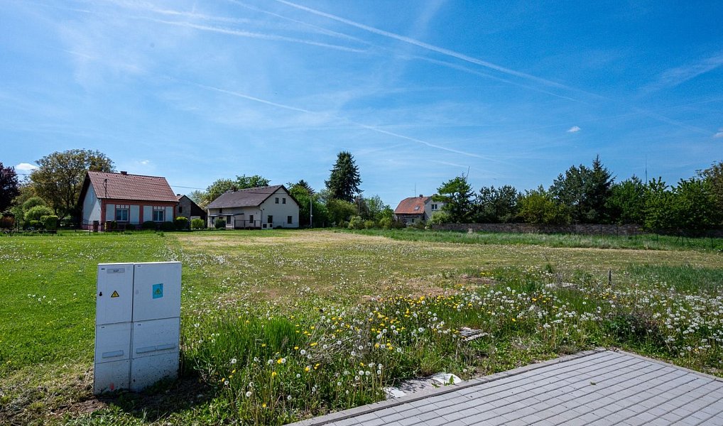 Prodej stavebního pozemku 1 213 m², Dubany – náhled fotky 8