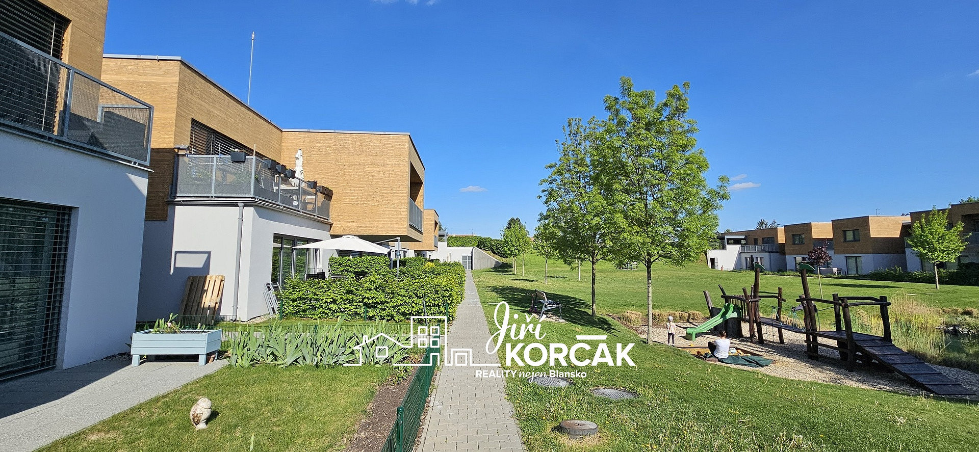 Pronájem bytu 2+kk 69 m² – fotografie 4