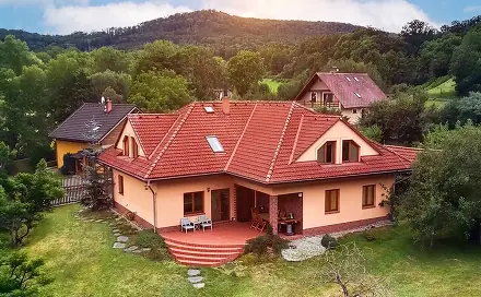Prodej domu 310 m² s pozemkem 4 643 m², Okrouhlá, okres Česká Lípa
