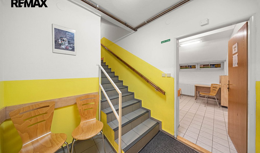 Prodej domu 361 m² s pozemkem 1 042 m², Kolín – náhled fotky 8