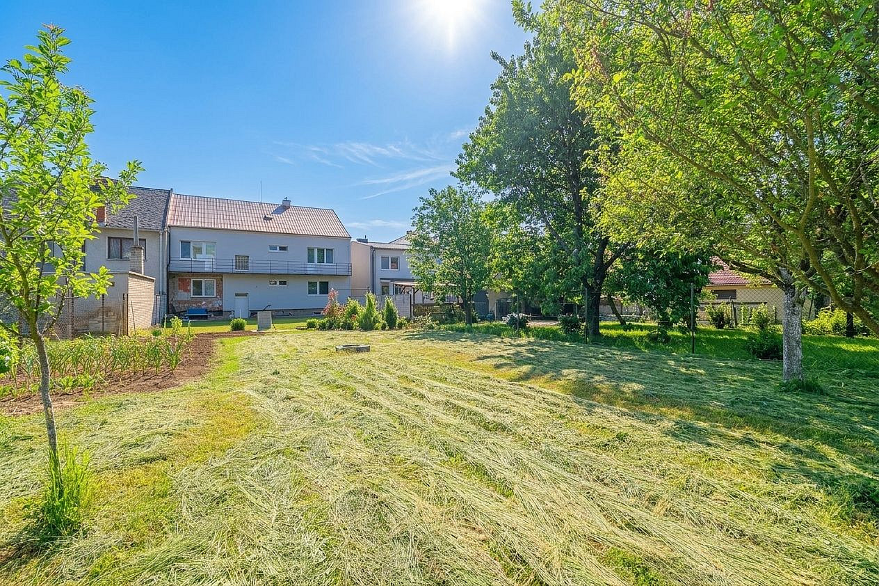 Prodej domu 380 m² s pozemkem 1 035 m² – pohled 5