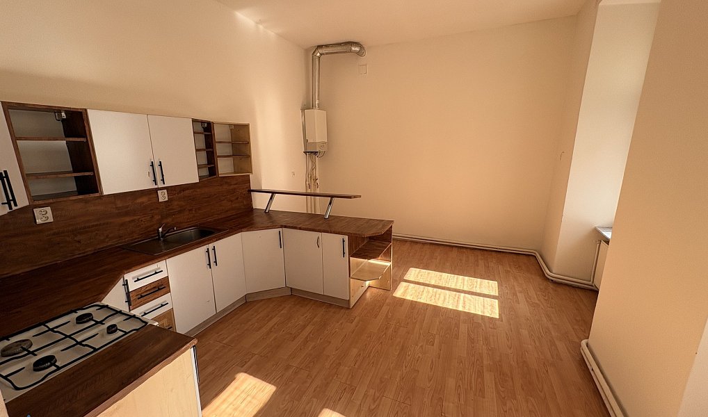 Pronájem bytu 3+1 75 m², Hostinné – náhled fotky 7