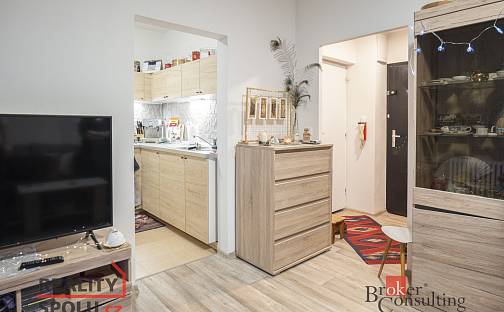 Pronájem bytu 1+1 32 m², Lamačova, Praha 5 - Hlubočepy