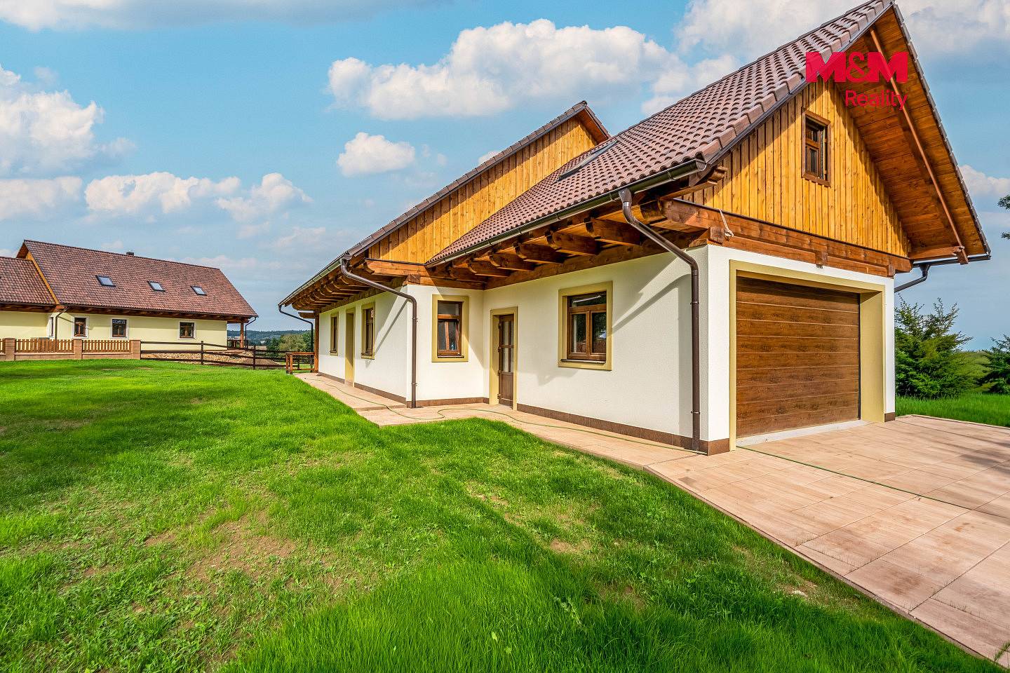 Prodej domu 221 m² s pozemkem 1 199 m² – fotografie 2