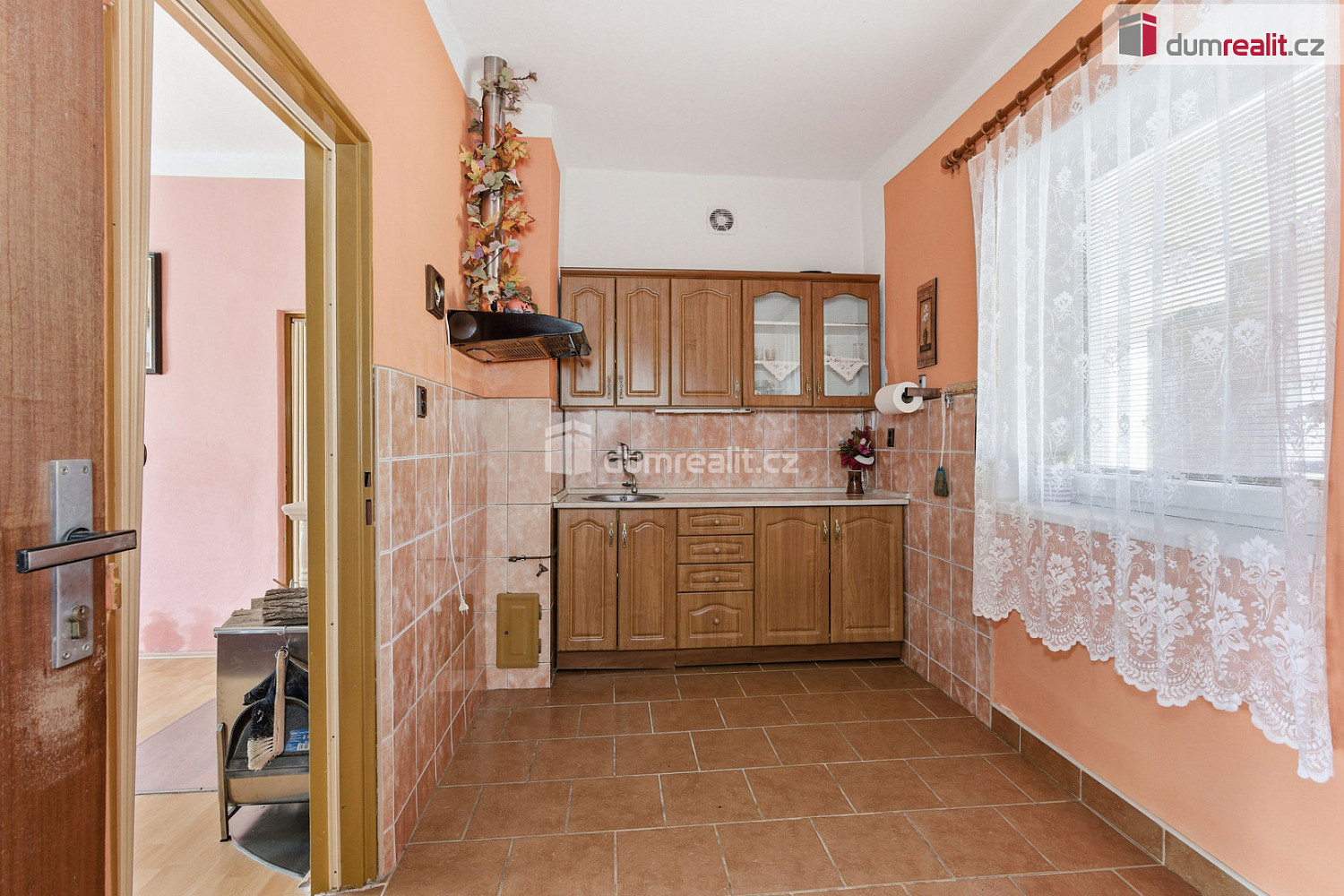 Prodej domu 176 m² s pozemkem 1 047 m² — photo 2