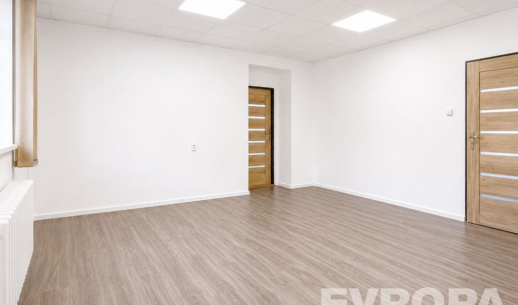 Pronájem kanceláře 117 m², Kolín – náhled fotky 6