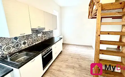 Pronájem bytu 1+kk 25 m², Lužická, Znojmo