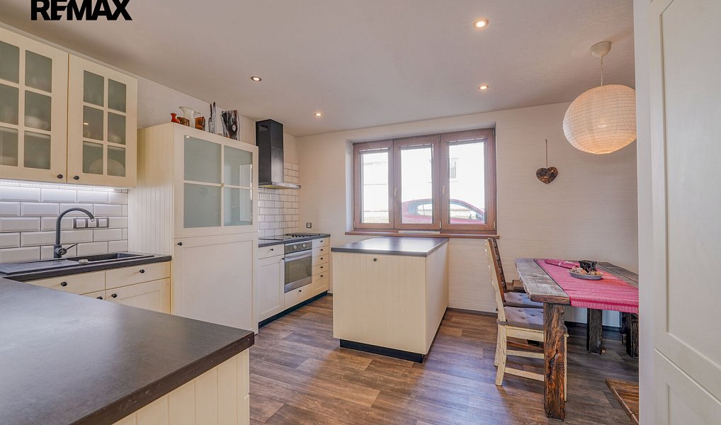 Prodej domu 230 m² s pozemkem 1 093 m², Zbůch – náhled fotky 5