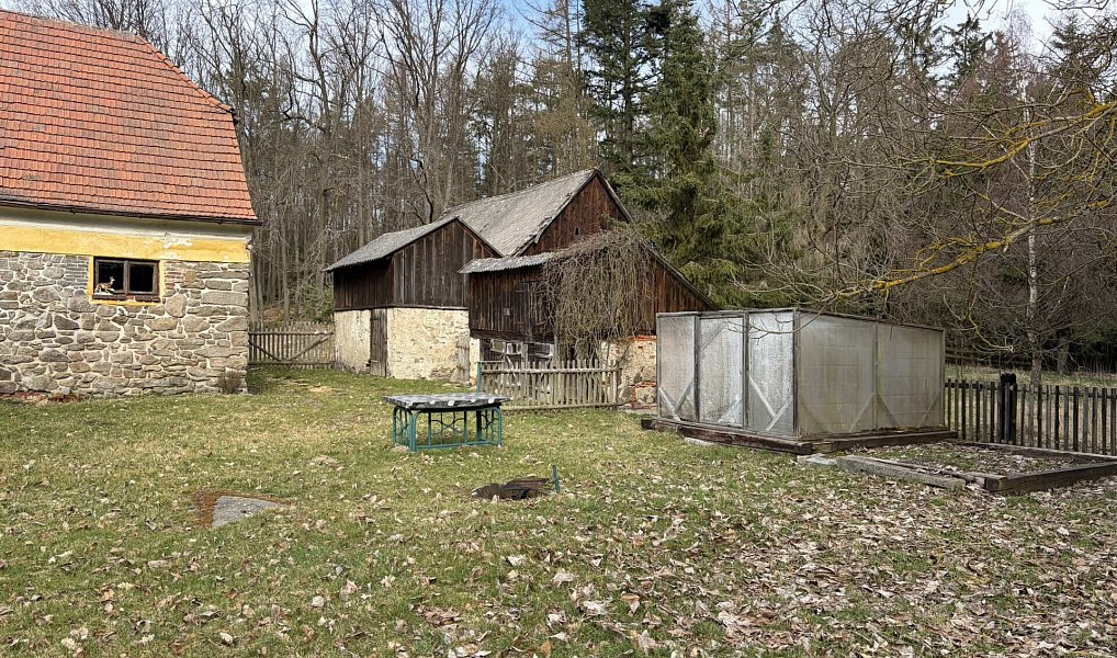 Prodej domu 393 m² s pozemkem 3 067 m², Blatno – náhled fotky 3