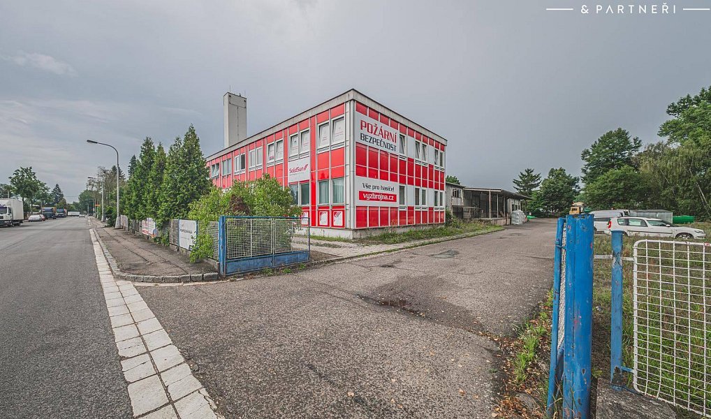 Pronájem bytu 2+1 90 m², Hradec Králové – náhled fotky 18