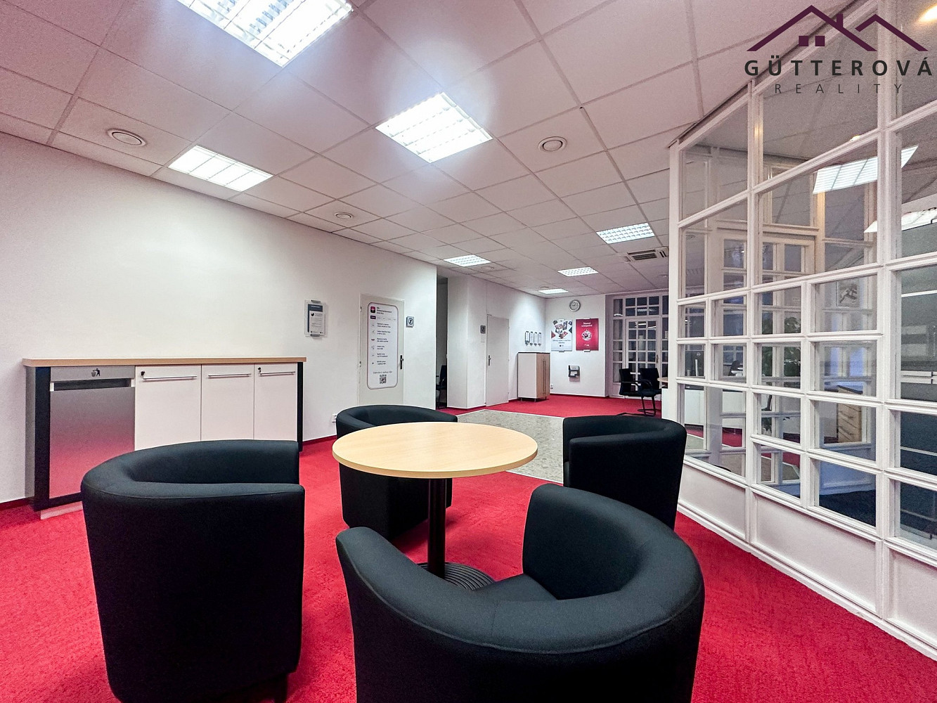 Pronájem kanceláře 172 m² — photo 3