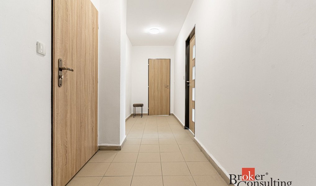 Pronájem bytu 3+kk 68 m², Mlékojedy – náhled fotky 8
