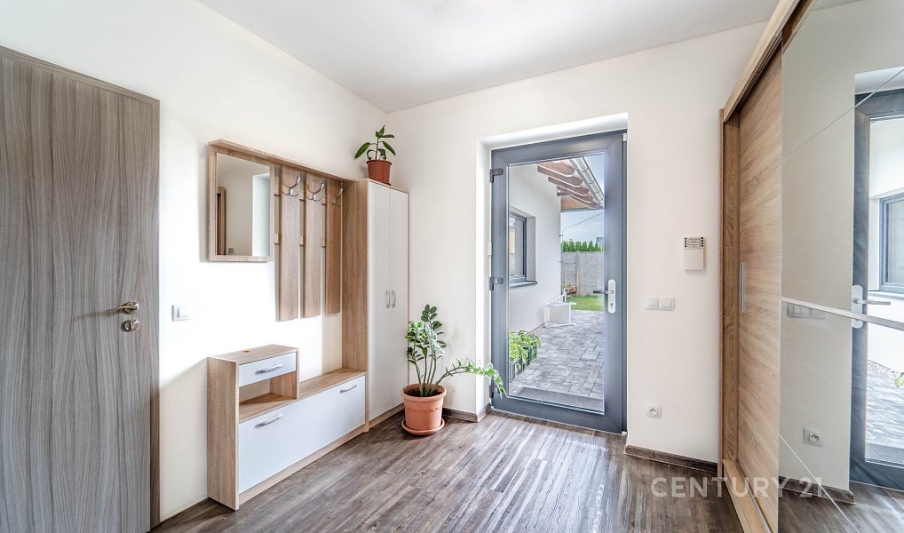 Prodej domu 417 m² s pozemkem 1 139 m², Křenice – náhled fotky 26