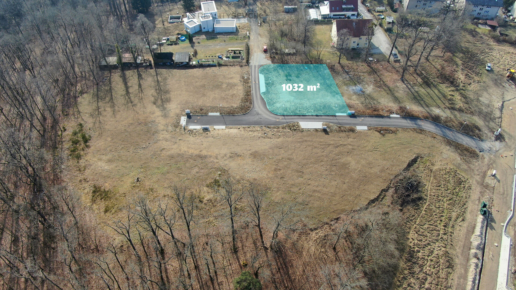 Prodej stavebního pozemku 1 032 m² – fotografie 2