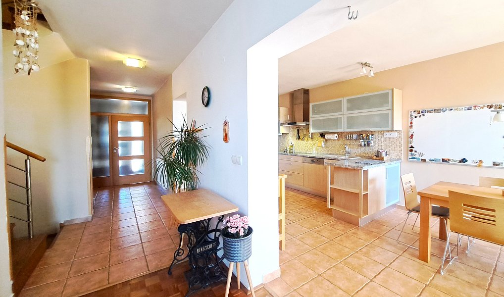 Prodej domu 204 m² s pozemkem 300 m², Kyjov – náhled fotky 11