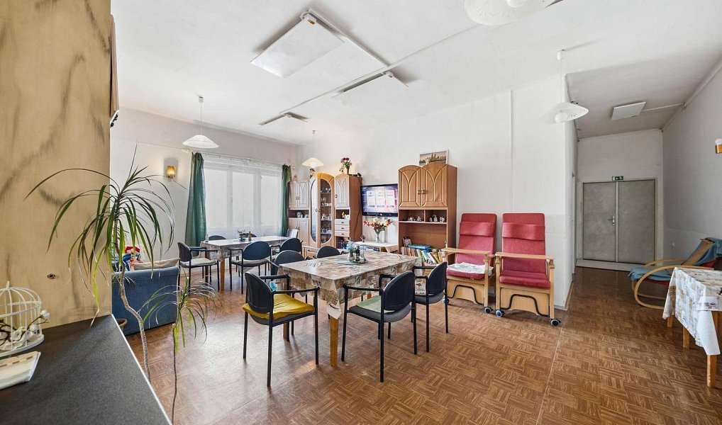 Prodej ubytovacího objektu 930 m², Albrechtice – náhled fotky 4