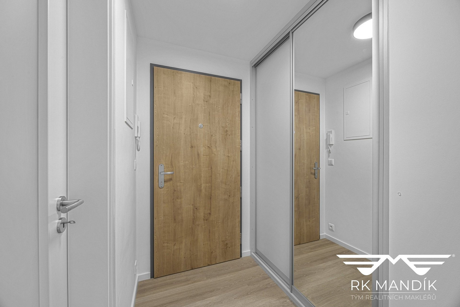 Pronájem bytu 1+kk 33 m² – fotografie 5