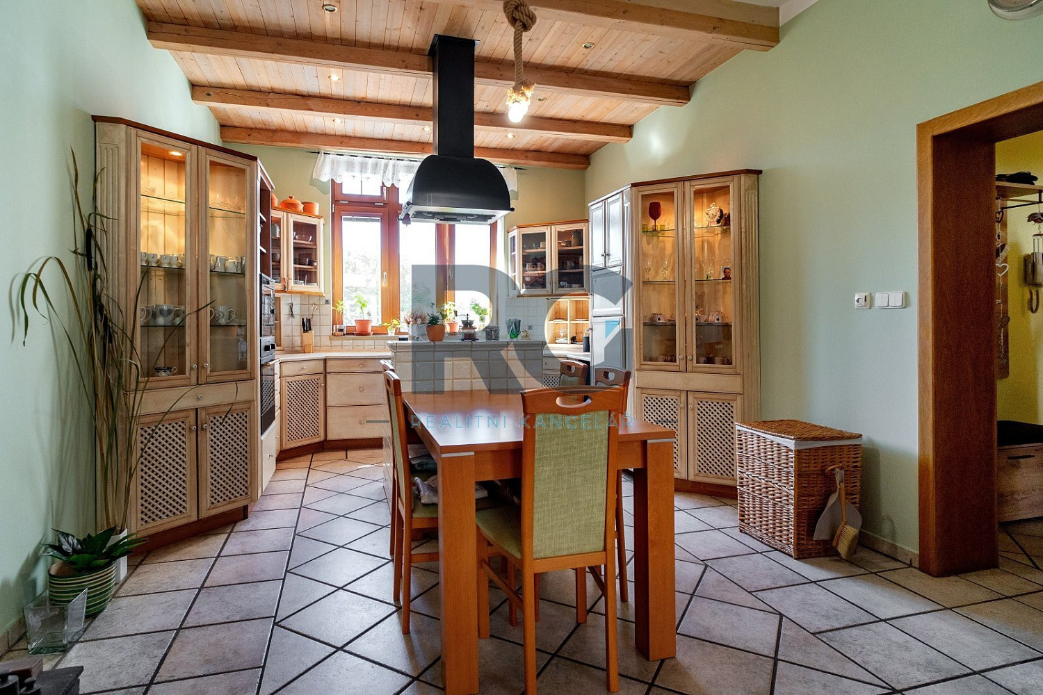 Prodej domu 568 m² s pozemkem 903 m² – fotografie 2