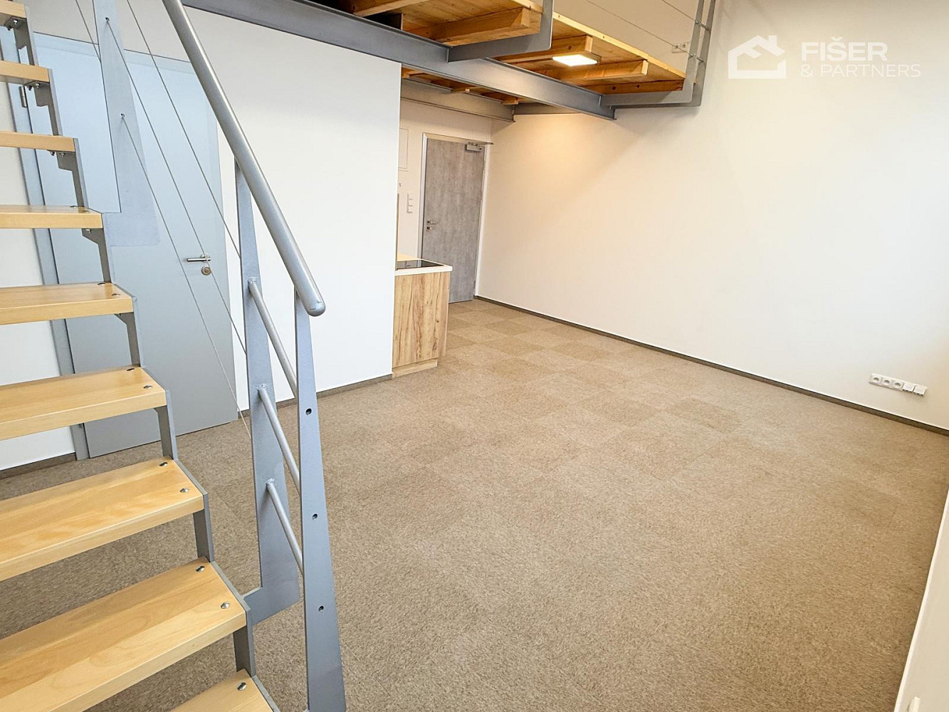 Pronájem kanceláře 46 m² – fotografie 3