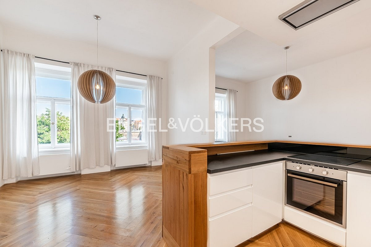 Pronájem bytu 3+kk 106 m² — photo 2