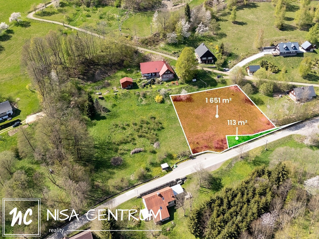 Prodej stavebního pozemku 1 764 m²