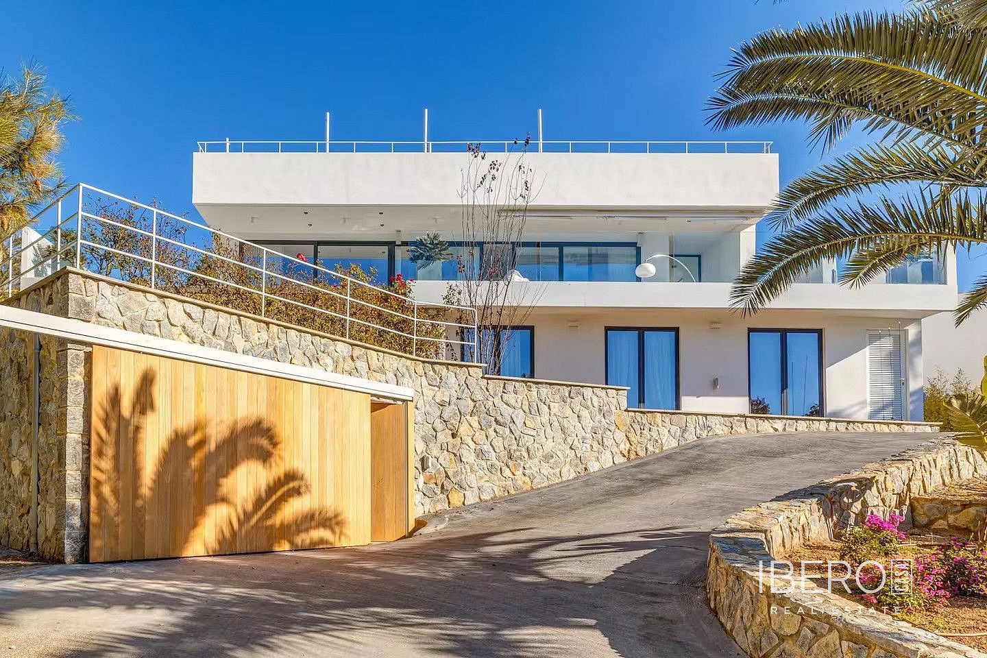 Prodej domu 324 m² s pozemkem 940 m²
