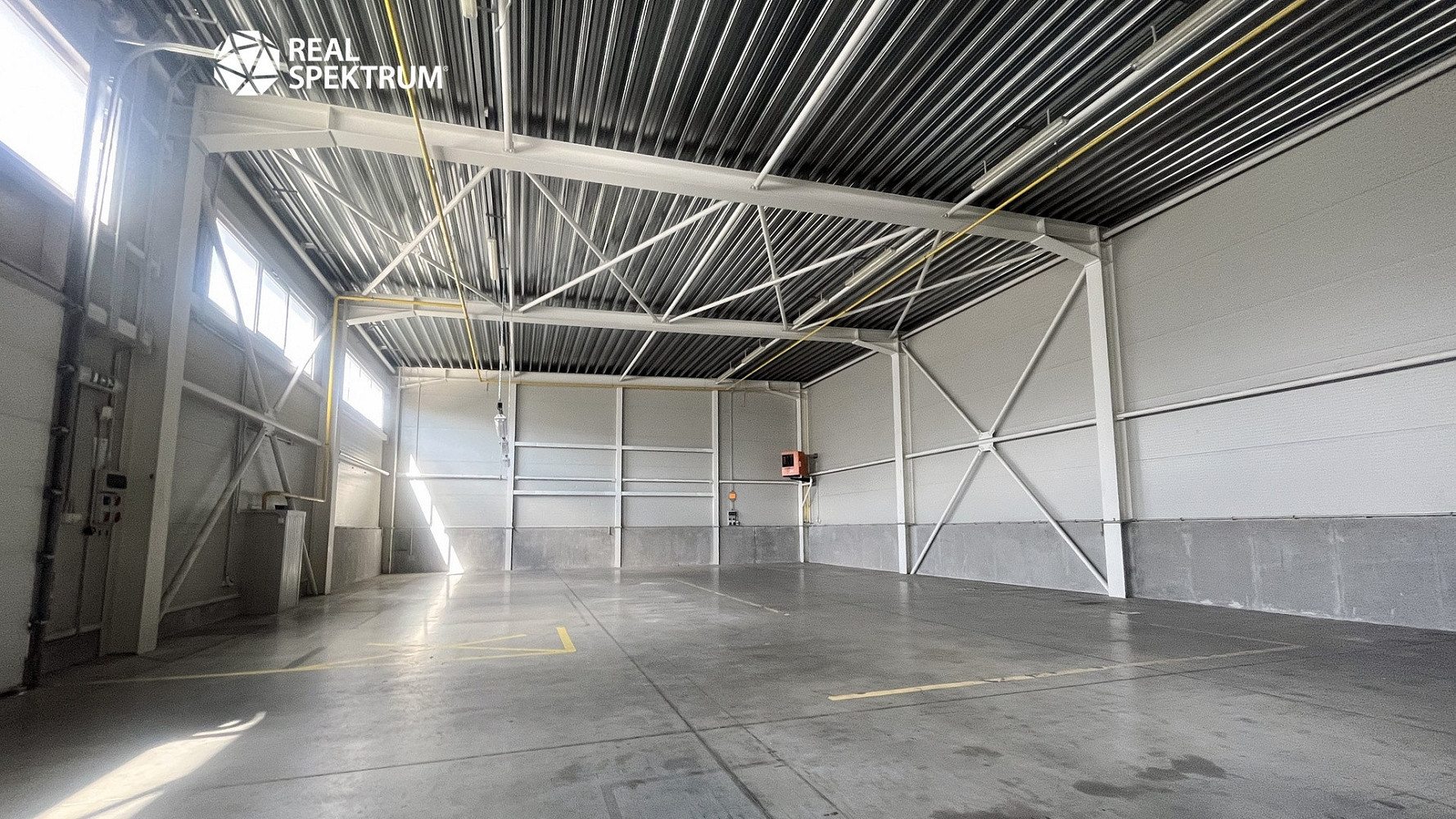 Pronájem skladovacích prostor 350 m² – fotografie 5