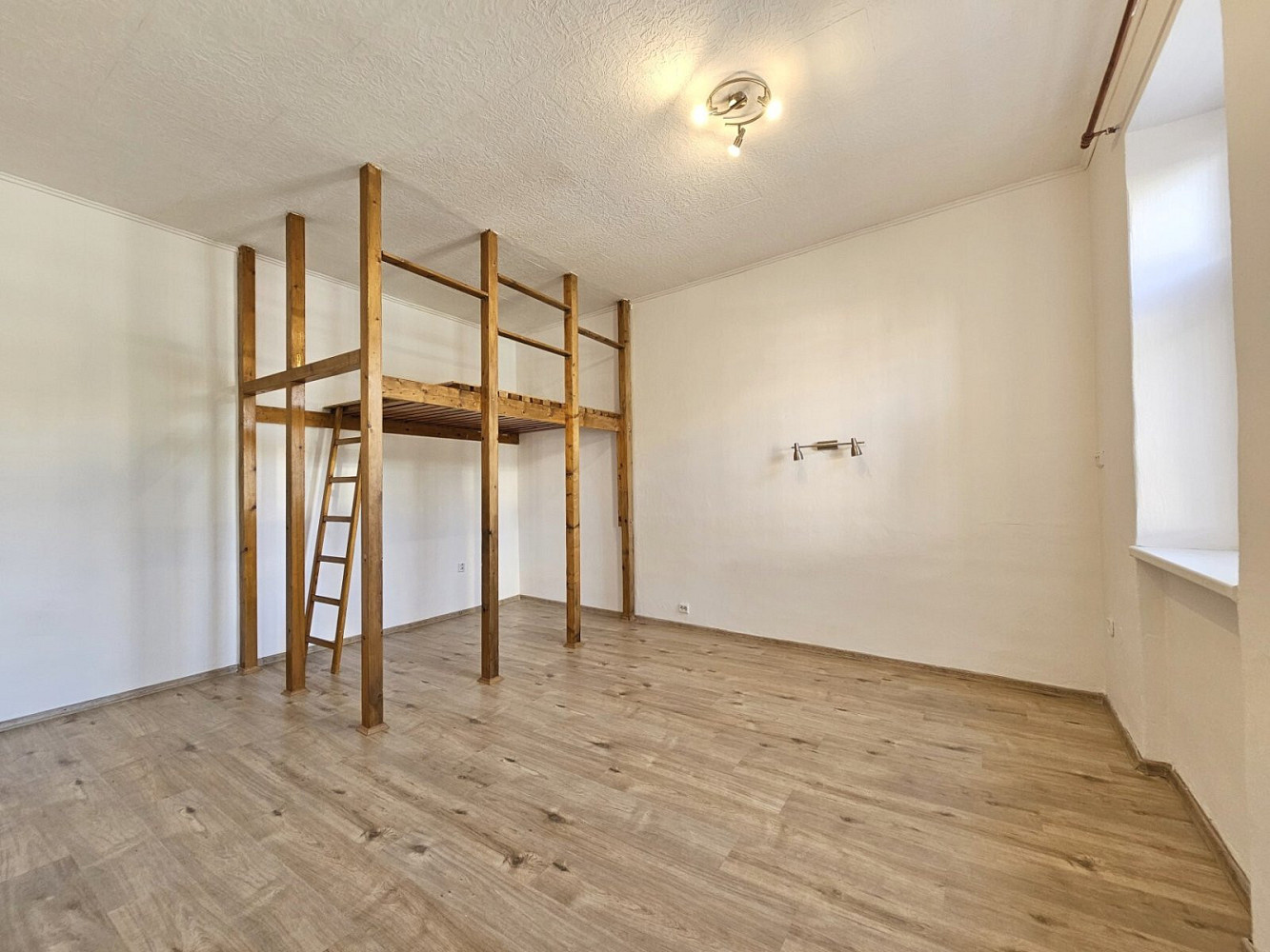 Pronájem bytu 1+1 32 m² – fotografie 2