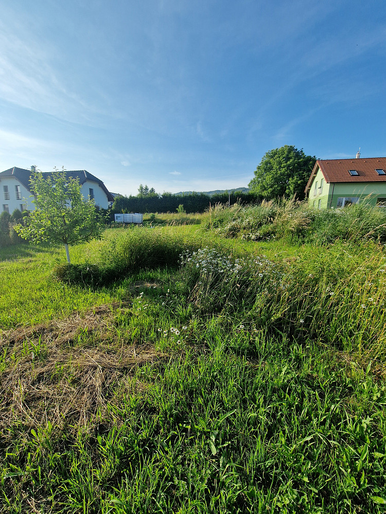 Prodej stavebního pozemku 1 385 m² – pohled 3