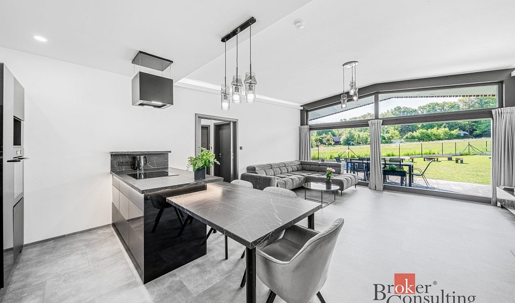 Prodej domu 137 m² s pozemkem 847 m², Rokycany – náhled fotky 3