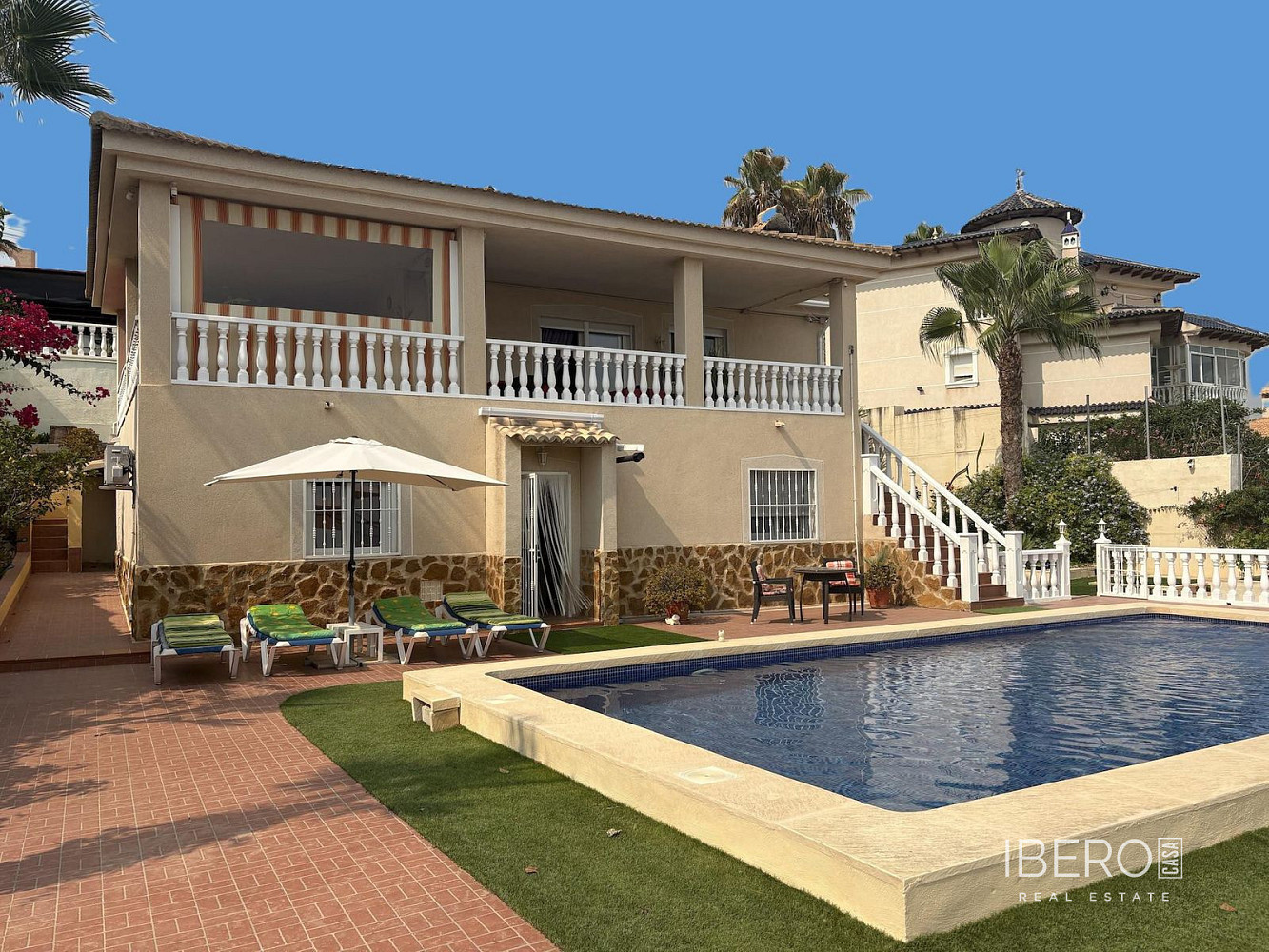 Prodej domu 200 m² s pozemkem 1 025 m²