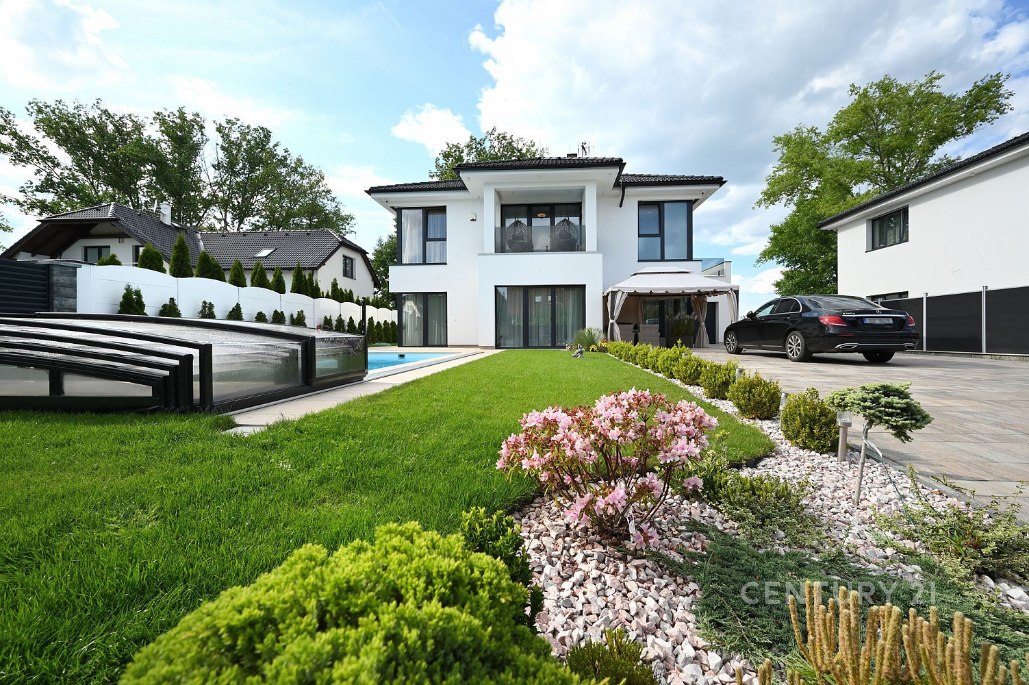 Prodej domu 243 m² s pozemkem 850 m² — photo 2