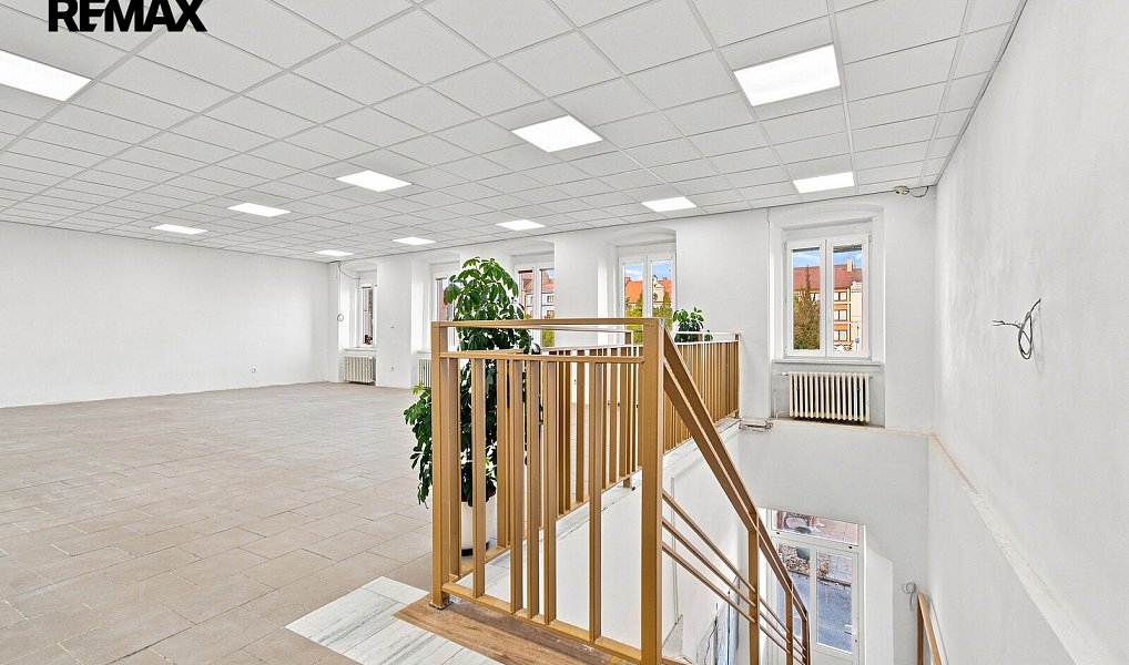 Pronájem obchodních prostor 171 m², Přeštice – náhled fotky 3
